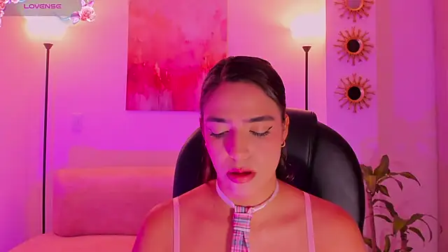 Snapshot of MariamRivera_ chatting on 09/26/25, 11:33 MariamRivera online show from 09/26/25, 11:33