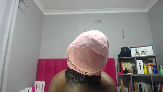 Snapshot of Shaniko89 chatting on 11/02/25, 05:01 Shaniko89 online show from 11/02/25, 05:01