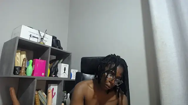 Snapshot of Shaniko89 chatting on 02/23/26, 02:06 Shaniko89 online show from 02/23/26, 02:06