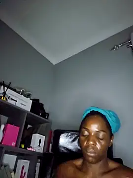 Snapshot of Shaniko89 chatting on 02/04/26, 02:28 Shaniko89 online show from 02/04/26, 02:28