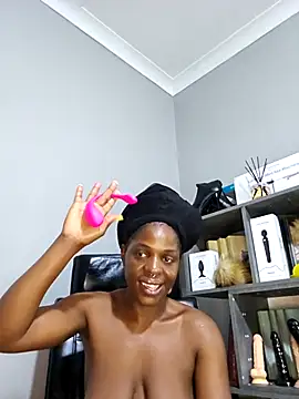 Snapshot of Shaniko89 chatting on 11/20/25, 06:25 Shaniko89 online show from 11/20/25, 06:25