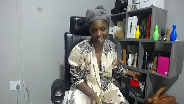 Snapshot of Shaniko89 chatting on 11/11/25, 04:51 Shaniko89 online show from 11/11/25, 04:51