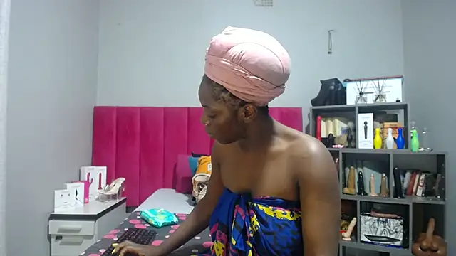 Snapshot of Shaniko89 chatting on 11/05/25, 05:16 Shaniko89 online show from 11/05/25, 05:16