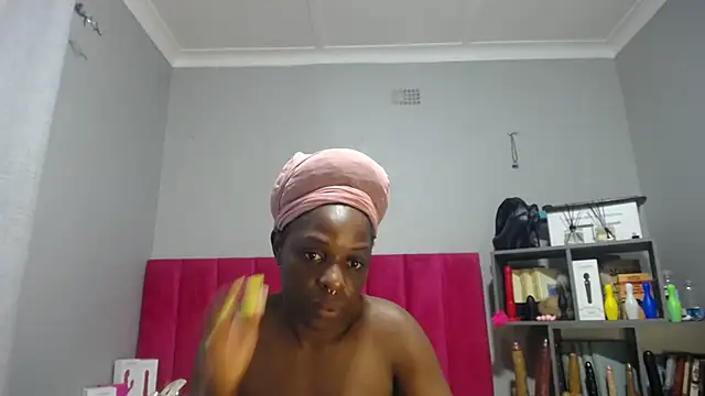 Snapshot of Shaniko89 chatting on 11/06/25, 06:17 Shaniko89 online show from 11/06/25, 06:17