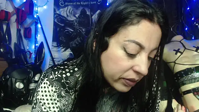 Snapshot of Astartexxx chatting on 11/15/25, 06:28 Astartexxx online show from 11/15/25, 06:28