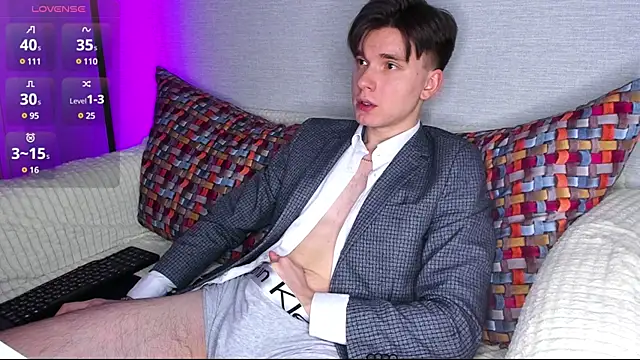 maxboy4 online show from 02/03/25, 08:24