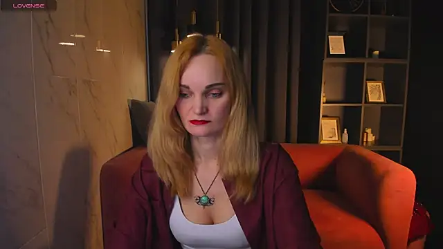 SaraSubtlety online show from 12/17/25, 01:27