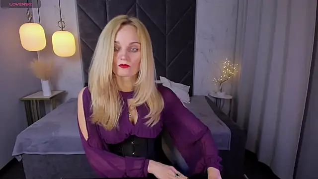 Snapshot of SaraSubtlety chatting on 09/13/25, 01:22 SaraSubtlety online show from 09/13/25, 01:22