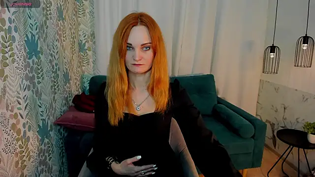 Snapshot of SaraSubtlety chatting on 11/16/25, 01:27 SaraSubtlety online show from 11/16/25, 01:27