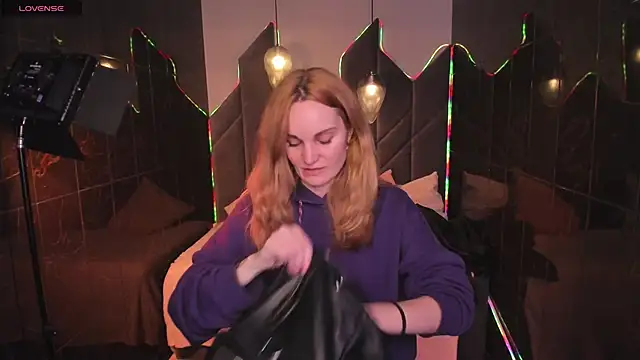 SaraSubtlety online show from 03/24/26, 01:33