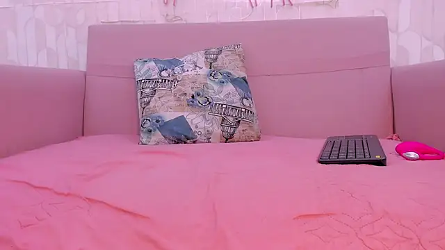 Snapshot of lara_murphy chatting on 02/04/26, 11:00 lara murphy online show from 02/04/26, 11:00