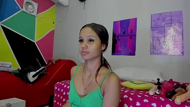Snapshot of MarianaManzur chatting on 02/28/25, 01:36 MarianaManzur online show from 02/28/25, 01:36
