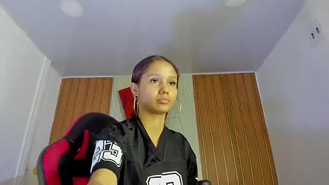 MarianaManzur online show from 01/12/26, 04:47