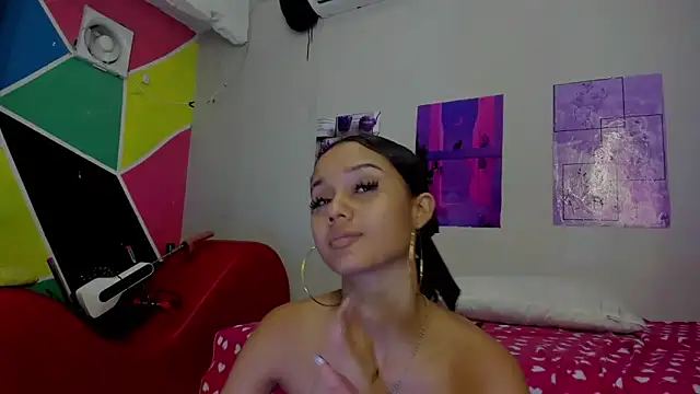Snapshot of MarianaManzur chatting on 02/22/25, 01:46 MarianaManzur online show from 02/22/25, 01:46