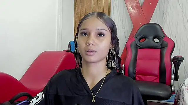 MarianaManzur online show from 02/05/26, 04:47