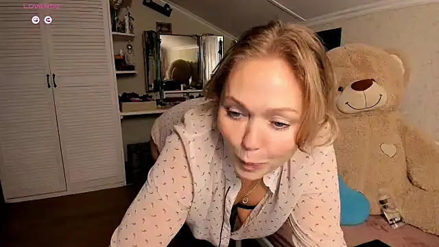 SimonaMartin online show from 11/02/25, 10:31