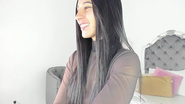 Snapshot of Valentina_Ross_ chatting on 07/01/26, 12:05 Valentina Ross online show from 07/01/26, 12:05