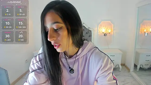 Valentina Ross  online show from 05/09/26, 11:35