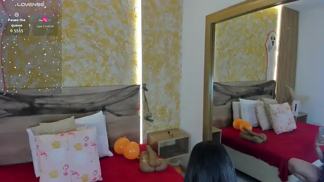 Snapshot of Valentina_Ross_ chatting on 10/31/25, 11:29 Valentina Ross online show from 10/31/25, 11:29