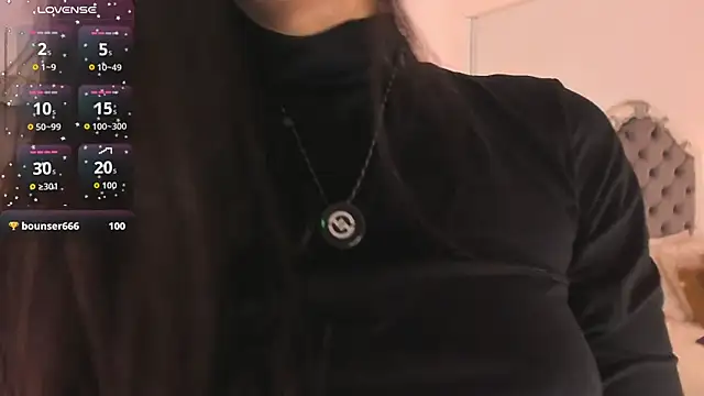 Valentina Ross  online show from 04/30/26, 12:12