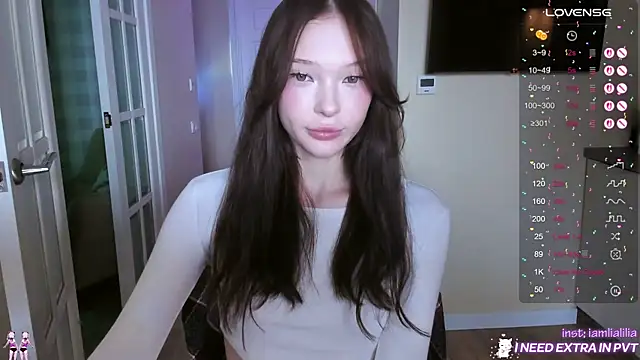 lialiliaa online show from 10/29/25, 09:08