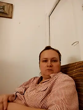 Snapshot of She-devilx chatting on 02/22/25, 10:42 She-devilx online show from 02/22/25, 10:42