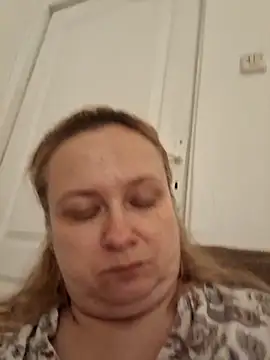 Snapshot of She-devilx chatting on 10/31/25, 08:27 She-devilx online show from 10/31/25, 08:27