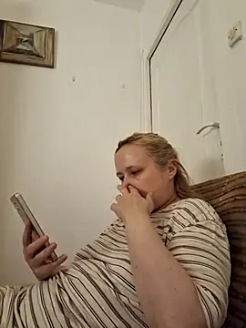 Snapshot of She-devilx chatting on 09/11/25, 07:14 She-devilx online show from 09/11/25, 07:14