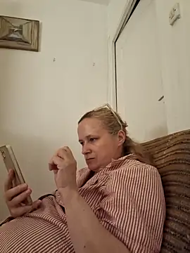 Snapshot of She-devilx chatting on 09/12/25, 07:13 She-devilx online show from 09/12/25, 07:13