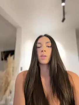 EllaSanz  online show from 10/22/25, 09:13