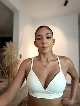 EllaSanz  online show from 10/25/25, 08:09