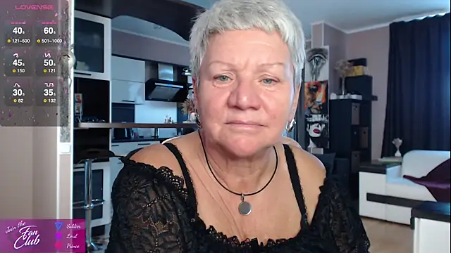 Snapshot of roxana_brooks chatting on 09/25/25, 02:56 roxana brooks online show from 09/25/25, 02:56