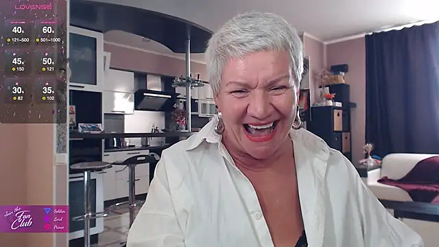 Snapshot of roxana_brooks chatting on 02/01/26, 07:17 roxana brooks online show from 02/01/26, 07:17