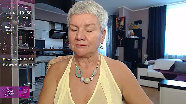 Snapshot of roxana_brooks chatting on 02/14/26, 02:28 roxana brooks online show from 02/14/26, 02:28