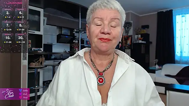 Snapshot of roxana_brooks chatting on 02/02/26, 02:05 roxana brooks online show from 02/02/26, 02:05