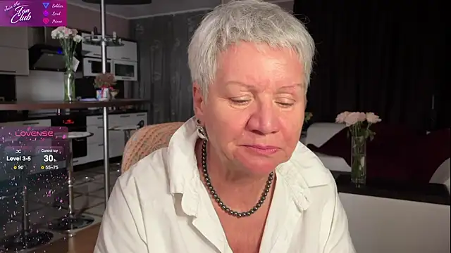 Snapshot of roxana_brooks chatting on 03/14/25, 05:46 roxana brooks online show from 03/14/25, 05:46