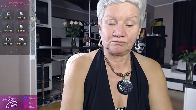Snapshot of roxana_brooks chatting on 10/02/25, 06:11 roxana brooks online show from 10/02/25, 06:11