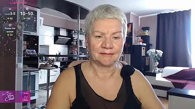 Snapshot of roxana_brooks chatting on 02/25/26, 12:49 roxana brooks online show from 02/25/26, 12:49