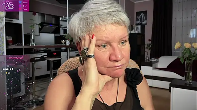 Snapshot of roxana_brooks chatting on 02/12/25, 05:58 roxana brooks online show from 02/12/25, 05:58