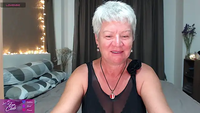roxana brooks online show from 05/04/26, 12:52