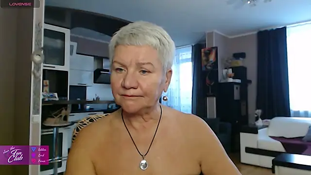 Snapshot of roxana_brooks chatting on 02/12/26, 02:06 roxana brooks online show from 02/12/26, 02:06