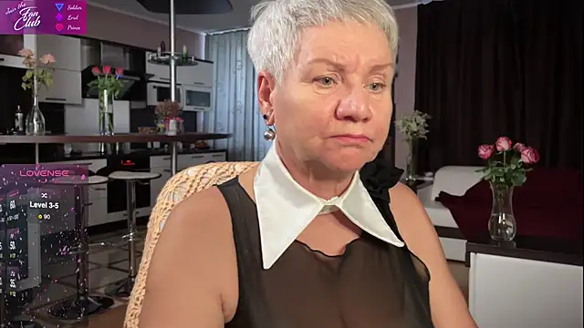 Snapshot of roxana_brooks chatting on 02/25/25, 02:15 roxana brooks online show from 02/25/25, 02:15