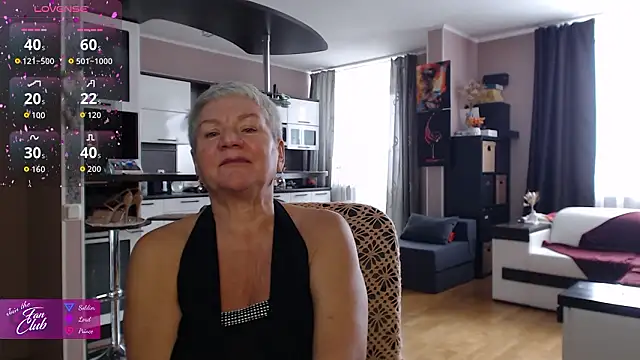 Snapshot of roxana_brooks chatting on 02/09/26, 11:41 roxana brooks online show from 02/09/26, 11:41