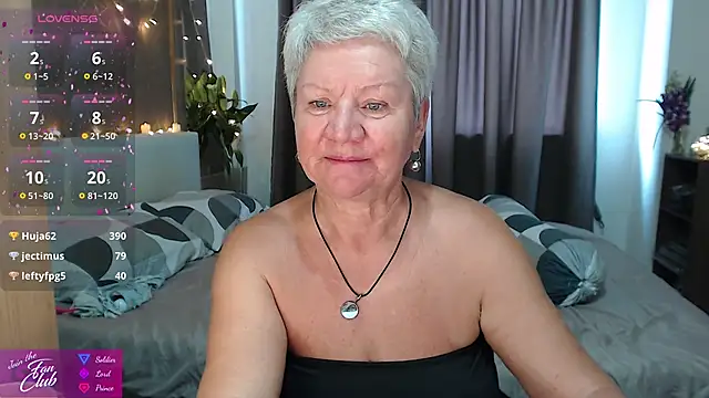 roxana brooks online show from 04/23/26, 02:18