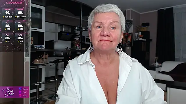 Snapshot of roxana_brooks chatting on 02/01/26, 07:23 roxana brooks online show from 02/01/26, 07:23