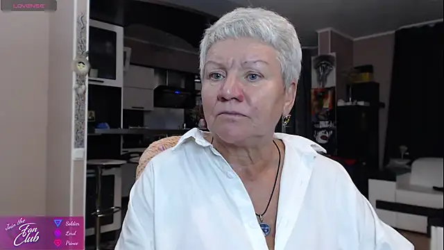 Snapshot of roxana_brooks chatting on 09/09/25, 07:01 roxana brooks online show from 09/09/25, 07:01