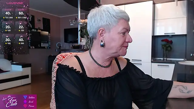 Snapshot of roxana_brooks chatting on 10/07/25, 02:40 roxana brooks online show from 10/07/25, 02:40