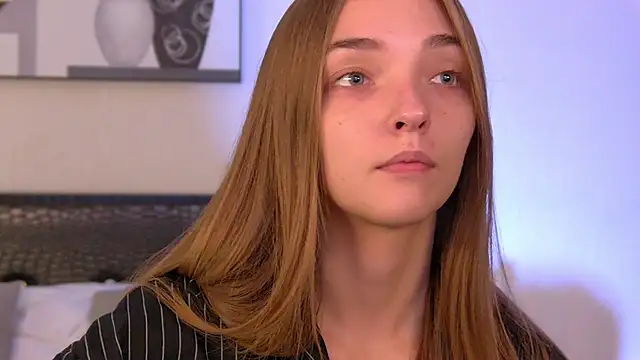 VirginieCruz online show from 09/25/25, 05:35