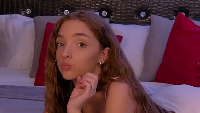 VirginieCruz online show from 03/17/25, 08:40