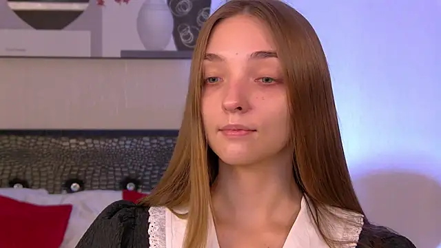 VirginieCruz online show from 11/06/25, 05:44